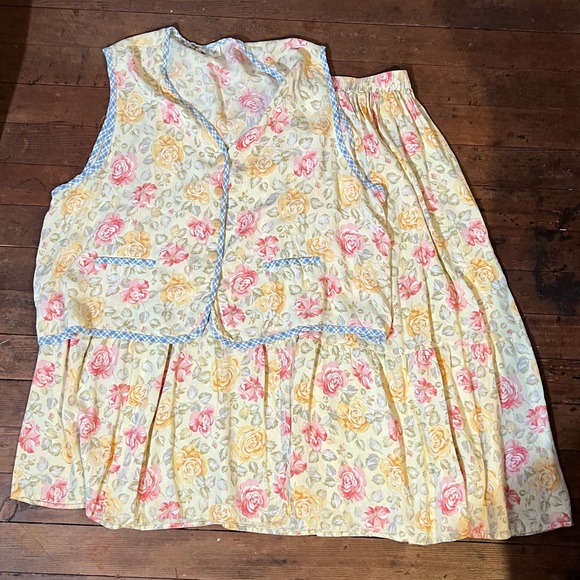 Jones New York Dresses & Skirts - 2 pc. Floral Vest and Skirt | Jones New York